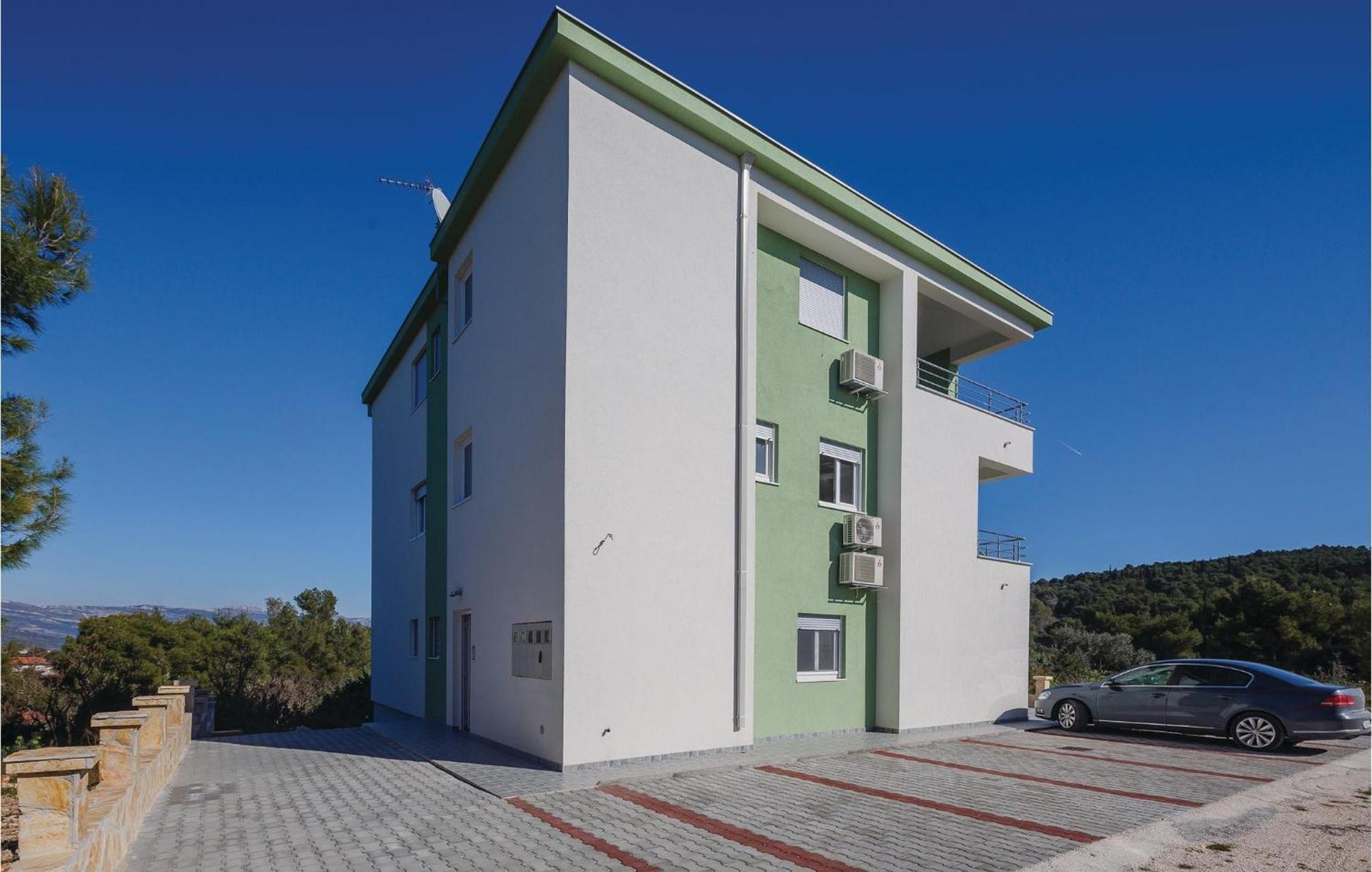 Amazing Apartment In Saldun With Wifi Trogir Ngoại thất bức ảnh