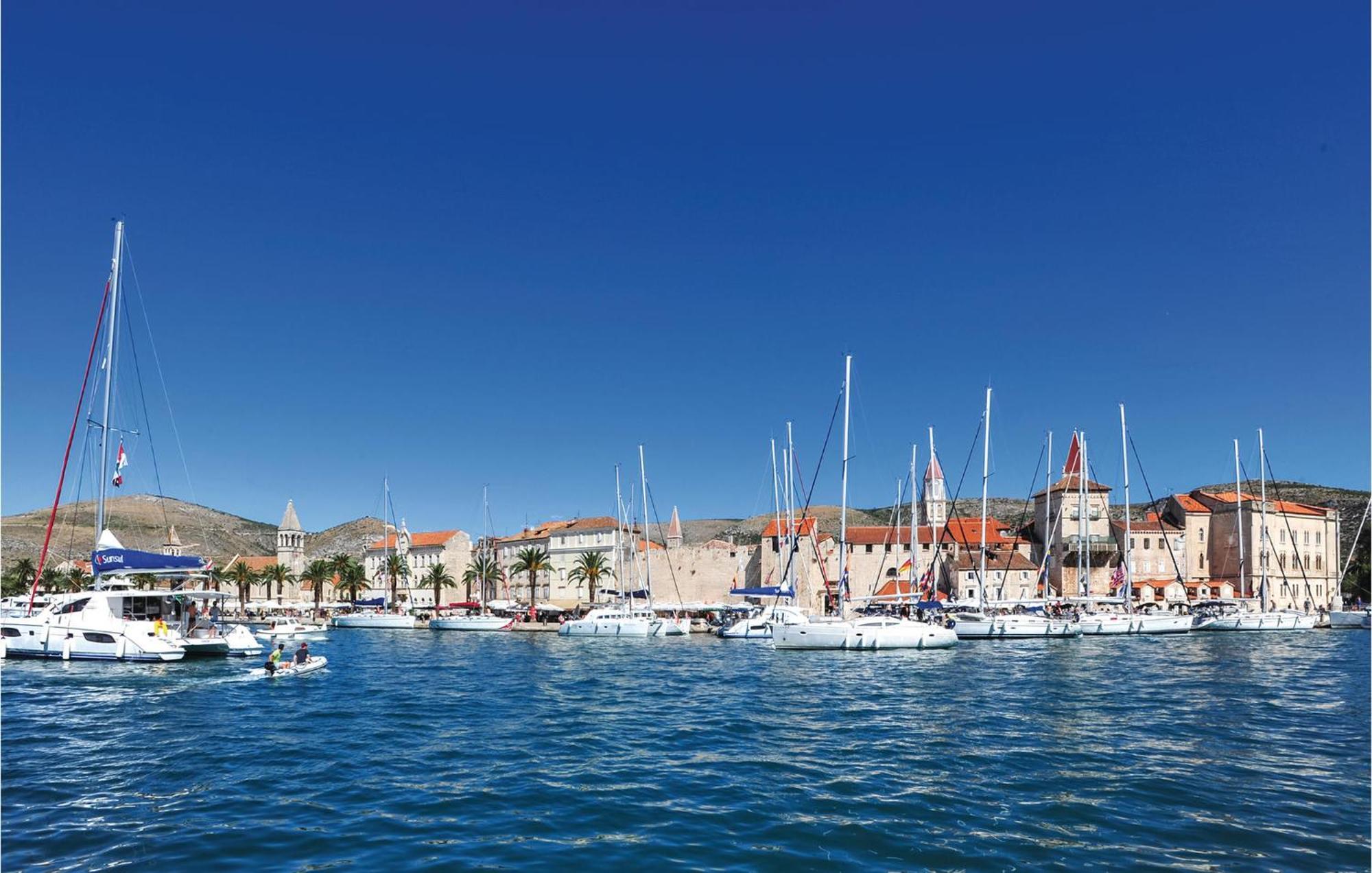 Amazing Apartment In Saldun With Wifi Trogir Ngoại thất bức ảnh