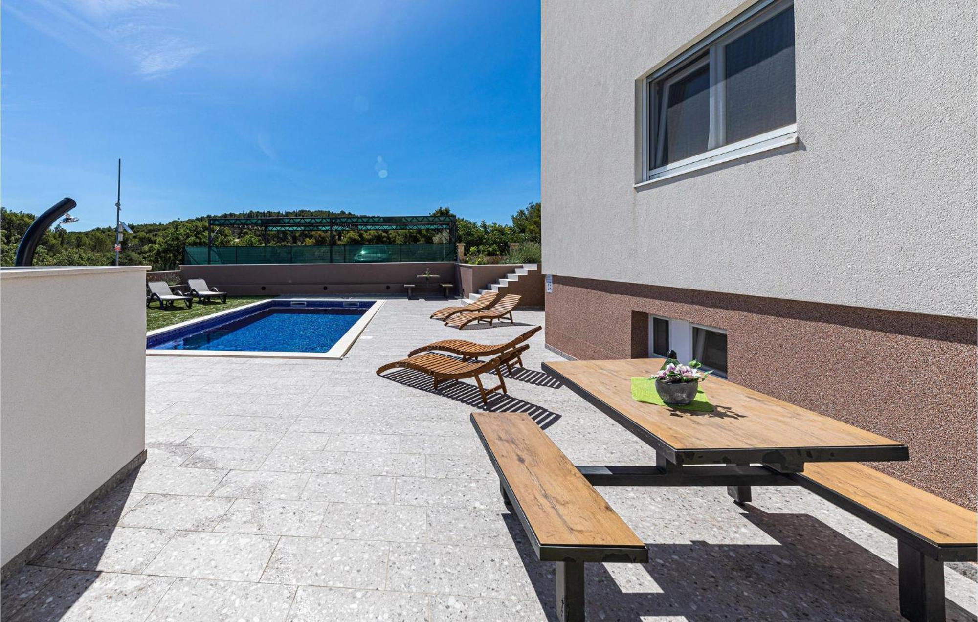 Amazing Apartment In Saldun With Wifi Trogir Ngoại thất bức ảnh
