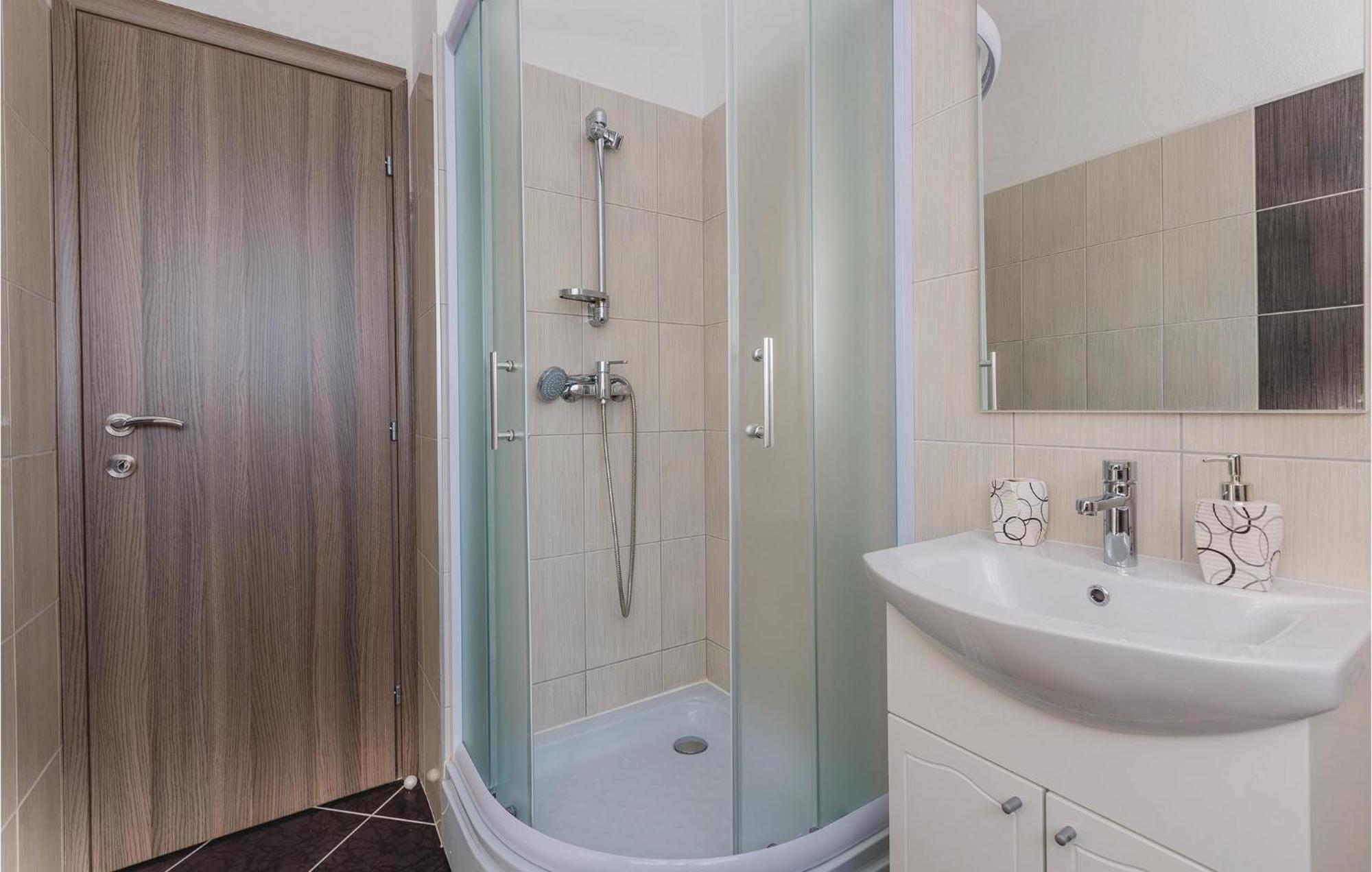 Amazing Apartment In Saldun With Wifi Trogir Ngoại thất bức ảnh